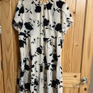 Black & White Floral Tiered Women's Dress